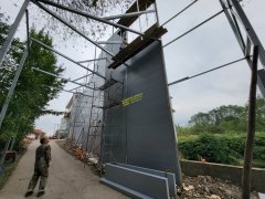 崇州双龙电站噪声治理｜河道声屏障 + 车间隔音大门施工案例